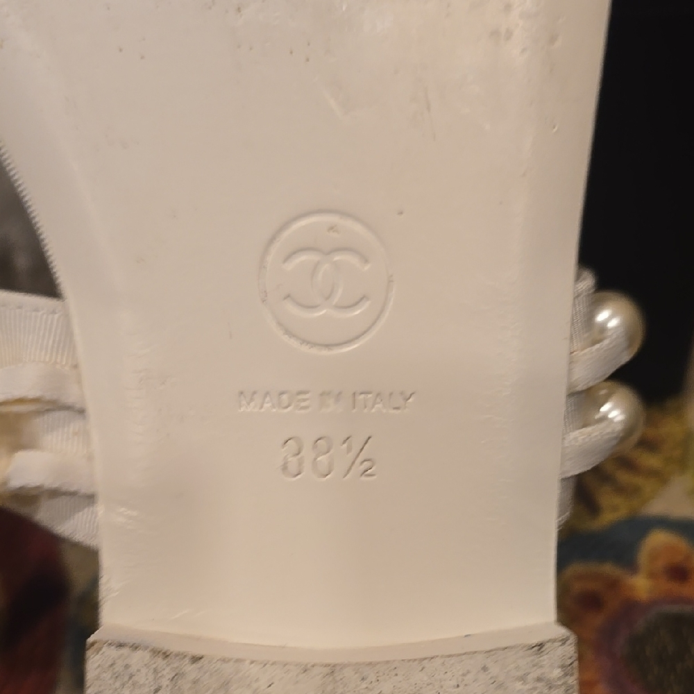 Chanel White and Gold Pearl Sandals - Picture 6 of 16